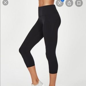 Sweaty Betty black crop power Xs